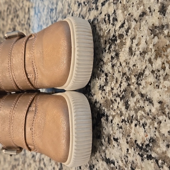 BLOWFISH GIRL'S METALLIC BROZE ZIP-UP HI' TOP SNEAKERS. SIZE 6M. - Picture 10 of 10